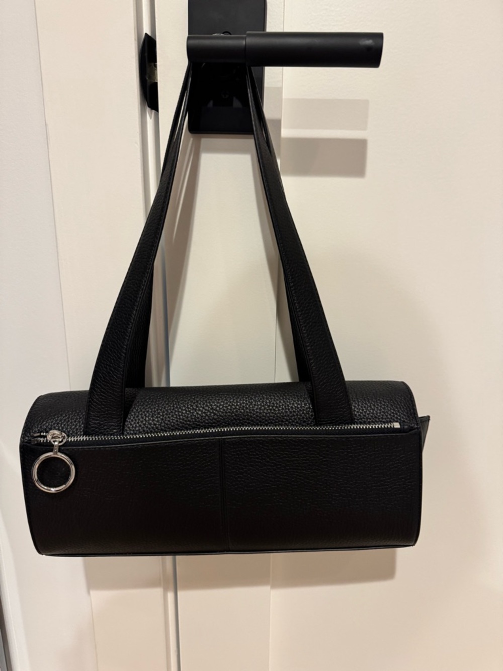 Behno NYC Black Women’s Shoulder Bag - Minimal Leather Design - Picture 2 of 10